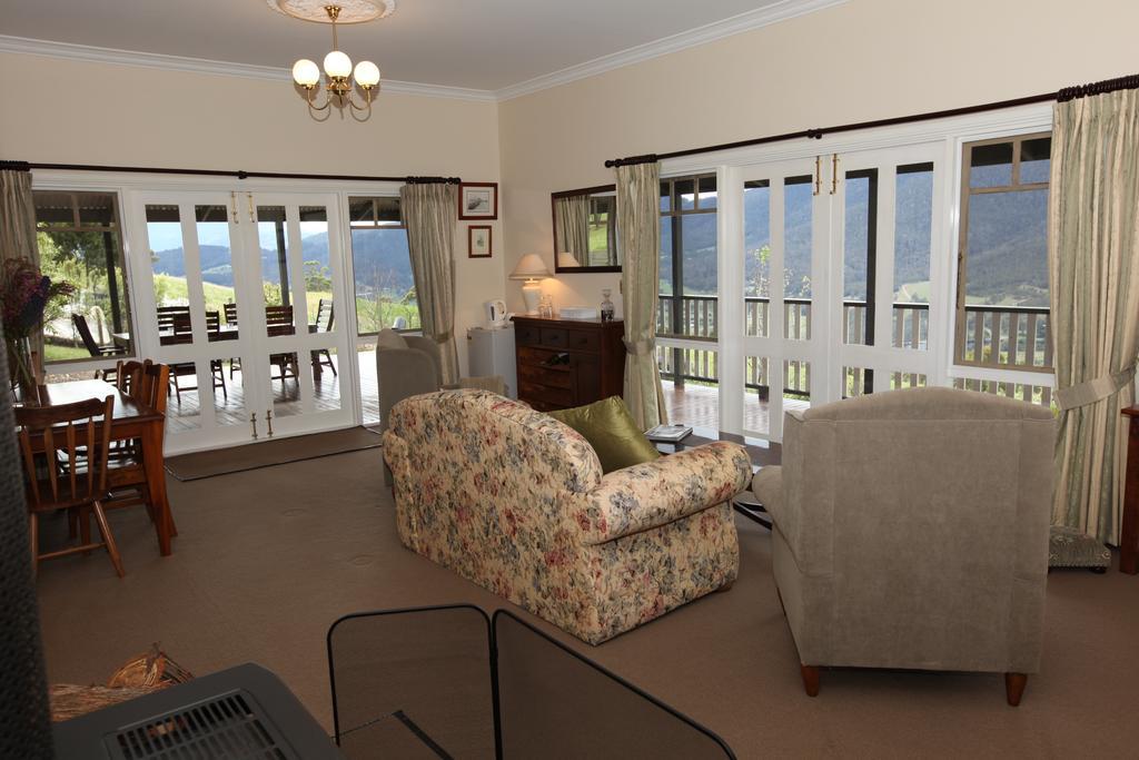 House On The Hill Bed And Breakfast Huonville Bilik gambar